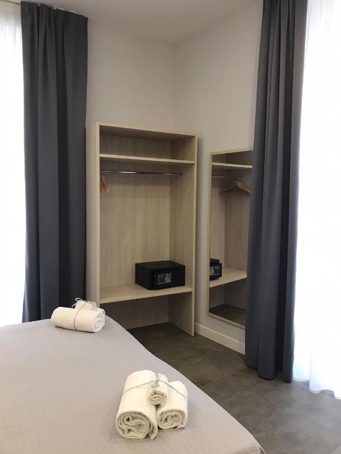 Schilizzi Hotel Наполи Екстериор снимка