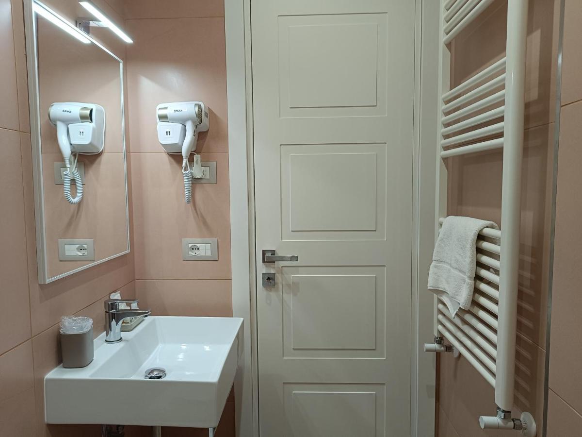 Schilizzi Hotel Наполи Екстериор снимка
