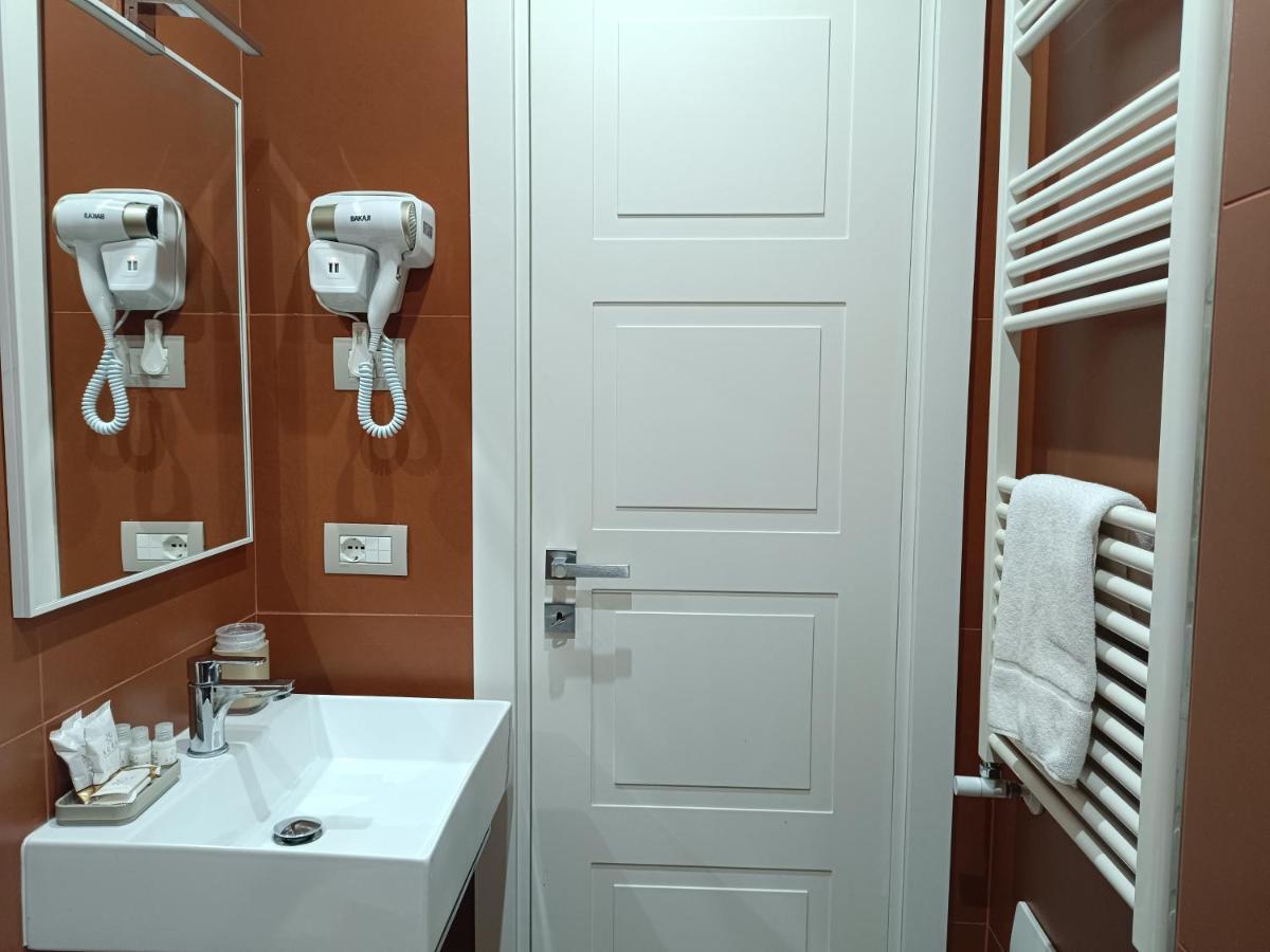 Schilizzi Hotel Наполи Екстериор снимка