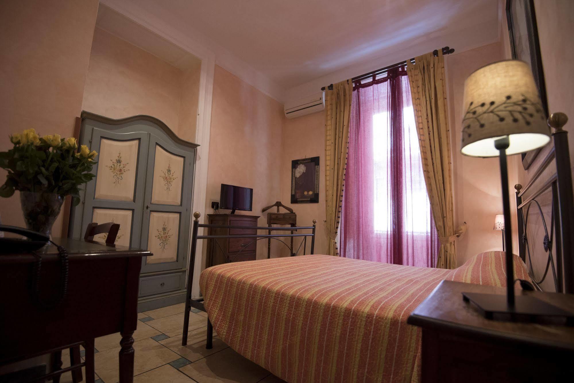 Schilizzi Hotel Наполи Екстериор снимка